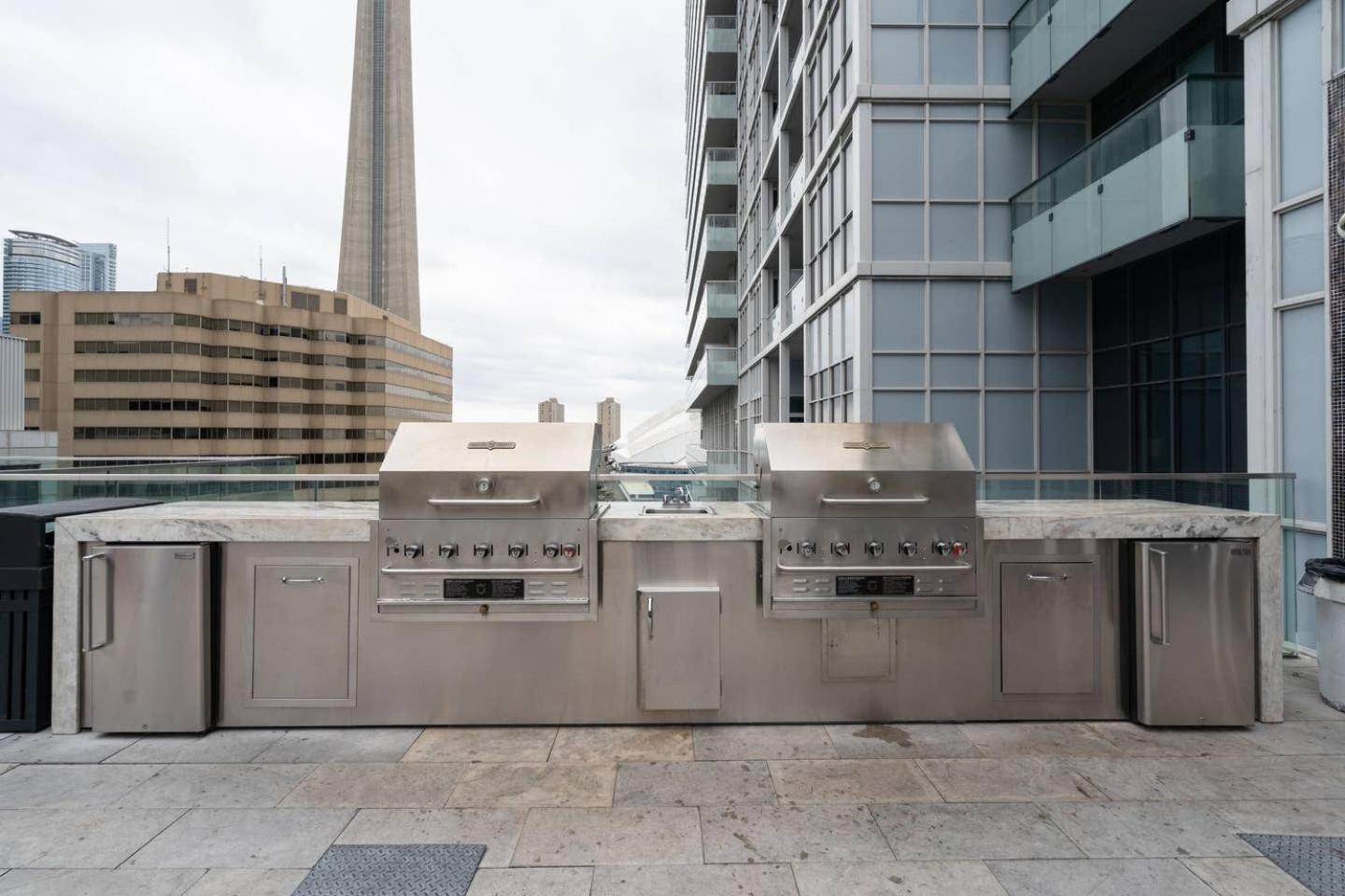 トロントLuxury Adventure Cn Tower/Mtcc/Scotiabank Arenaアパートメント エクステリア 写真